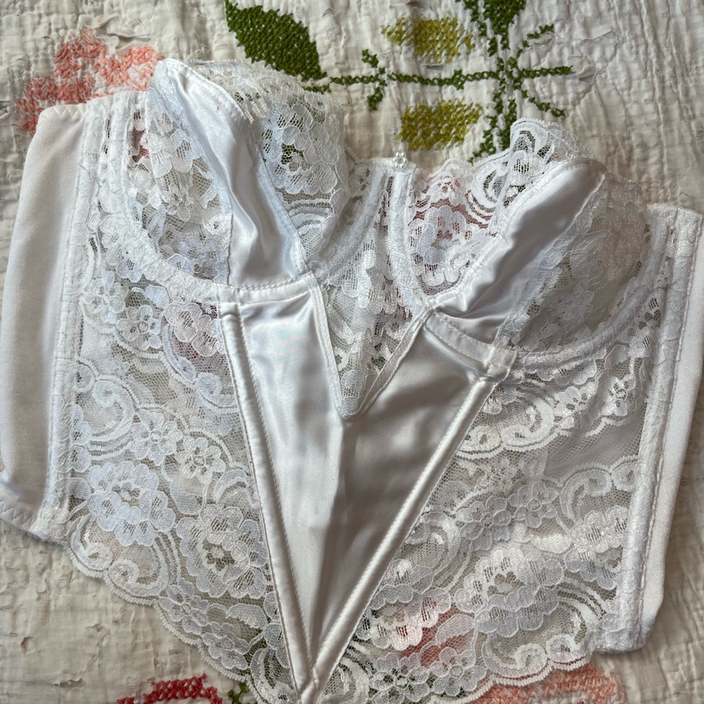 vintage christian dior white strapless corset bustier with lace and satin detail - Picture 2 of 7